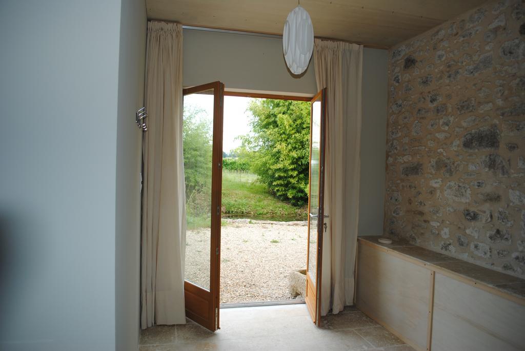 Les Foucauds Hotel Saint-Quentin-de-Caplong Værelse billede