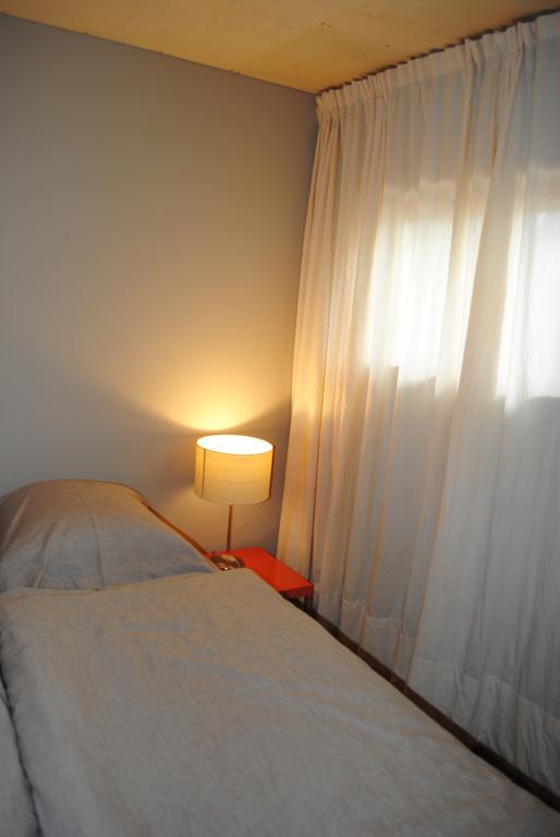 Les Foucauds Hotel Saint-Quentin-de-Caplong Værelse billede