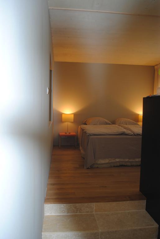 Les Foucauds Hotel Saint-Quentin-de-Caplong Værelse billede