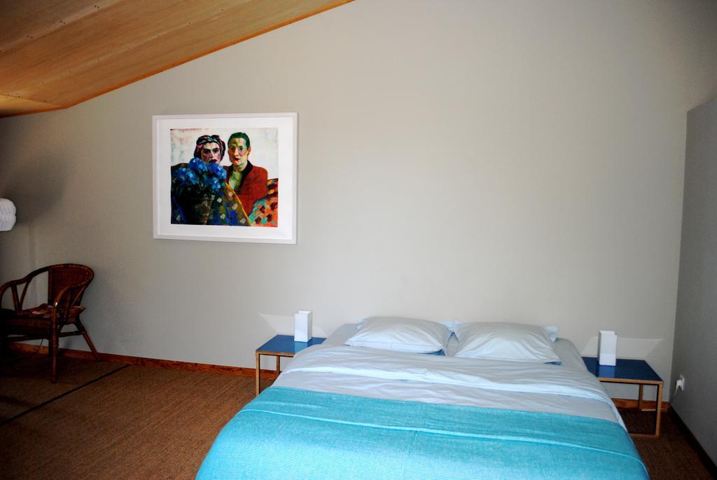 Les Foucauds Hotel Saint-Quentin-de-Caplong Værelse billede