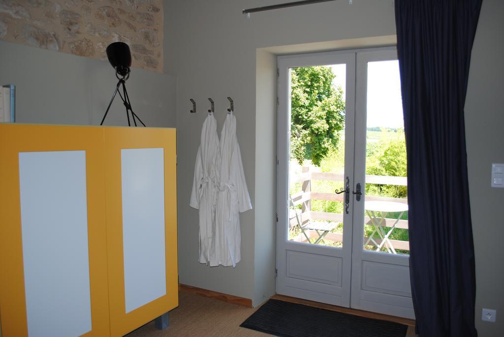 Les Foucauds Hotel Saint-Quentin-de-Caplong Værelse billede