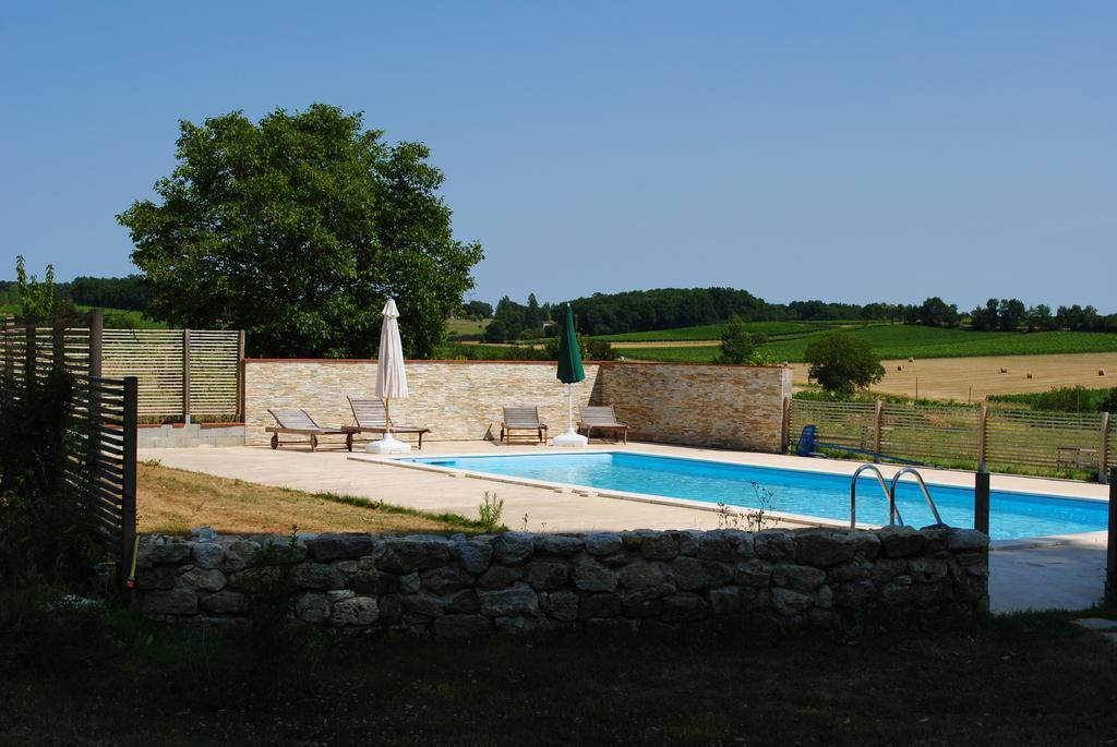 Les Foucauds Hotel Saint-Quentin-de-Caplong Eksteriør billede