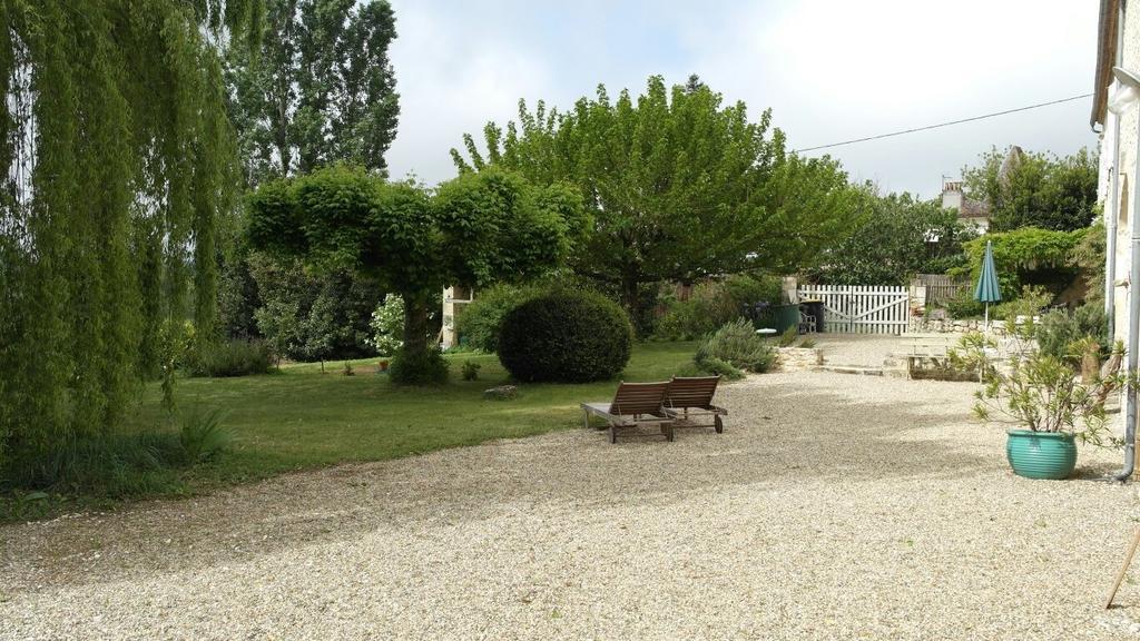 Les Foucauds Hotel Saint-Quentin-de-Caplong Eksteriør billede