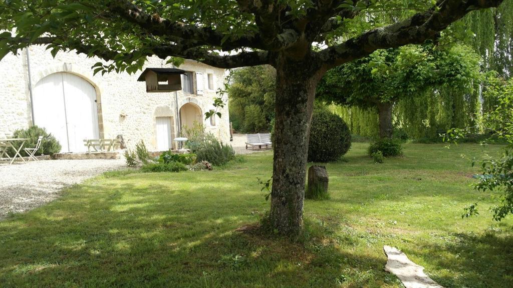 Les Foucauds Hotel Saint-Quentin-de-Caplong Eksteriør billede