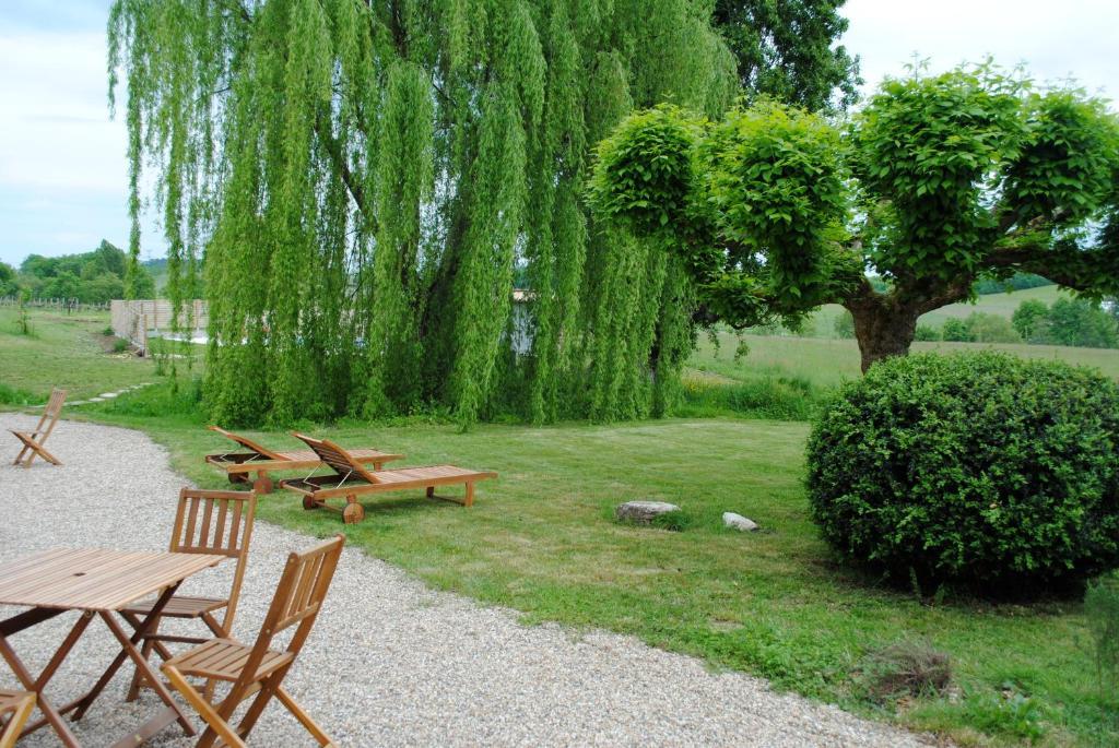 Les Foucauds Hotel Saint-Quentin-de-Caplong Eksteriør billede